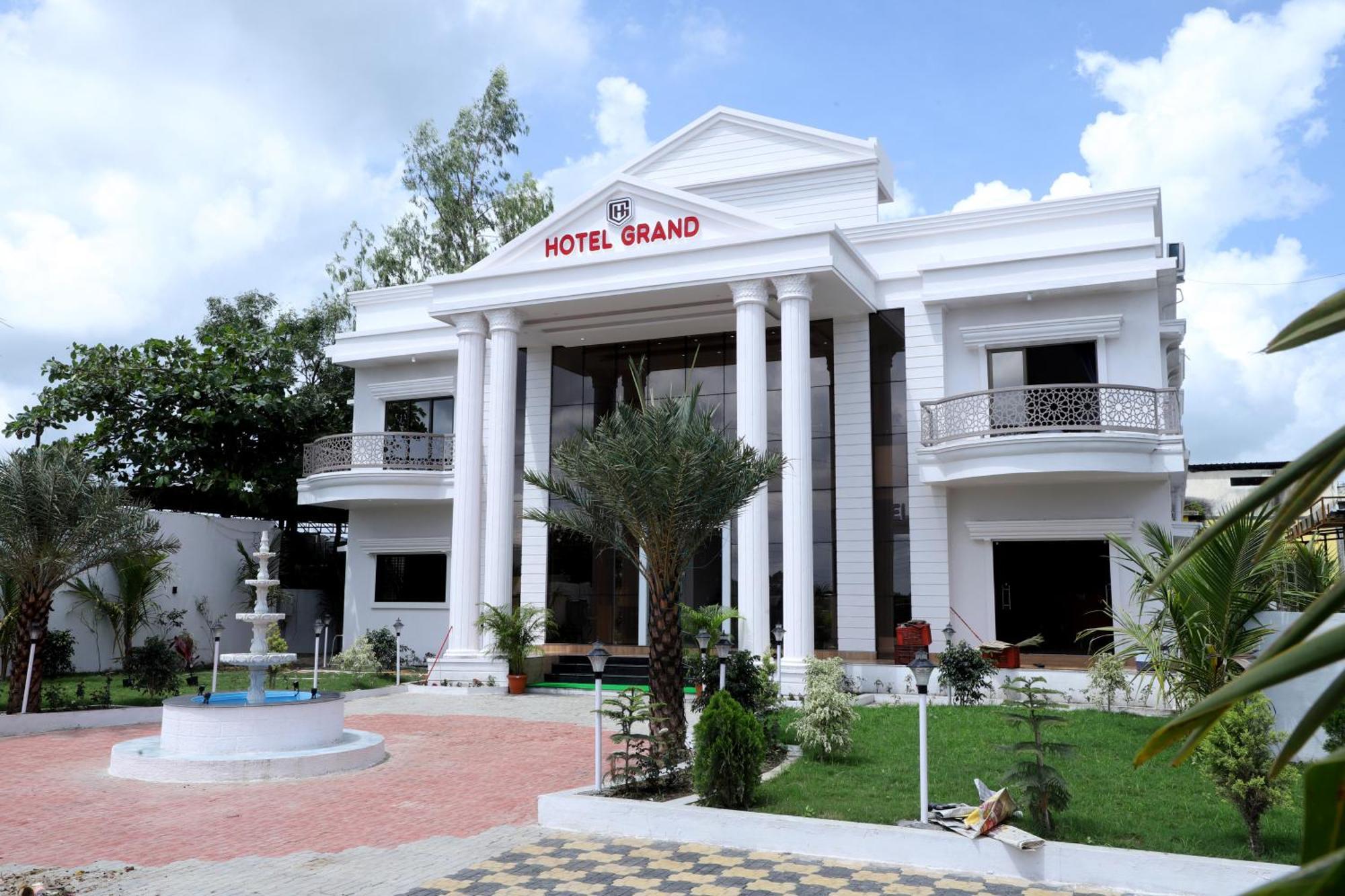 Hotel Grand Khuldabad 外观 照片