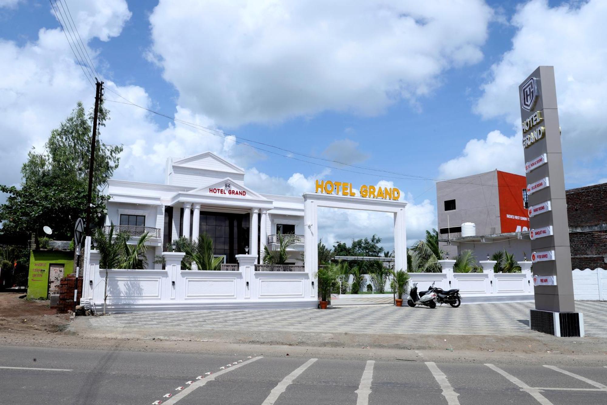 Hotel Grand Khuldabad 外观 照片