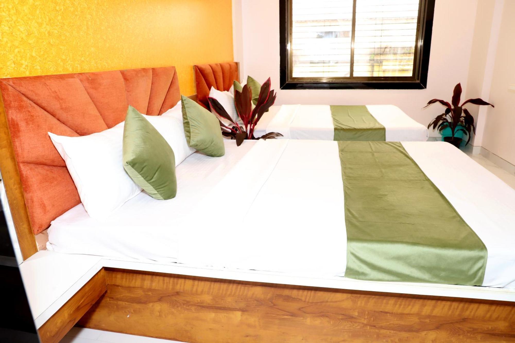 Hotel Grand Khuldabad 外观 照片